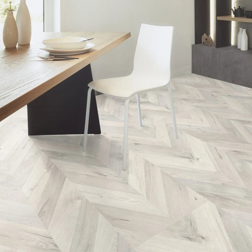 Kaindl Alnwig Oak - Chevron Parquet 8mm Laminate Flooring (333482) 8 Kaindl Alnwig Oak - Chevron Parquet 8mm Laminate Flooring (333482) - Image 8